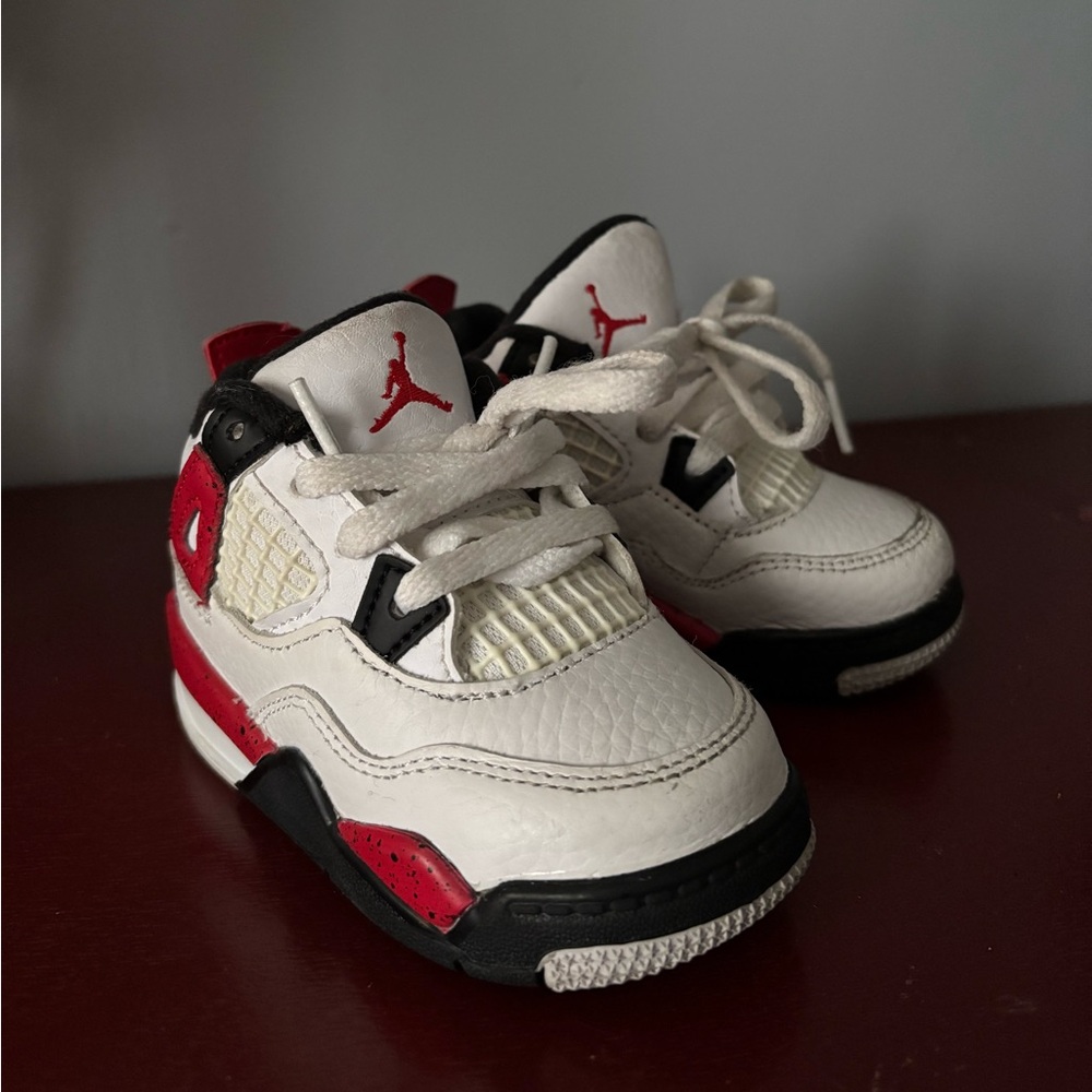 Jordan 4s